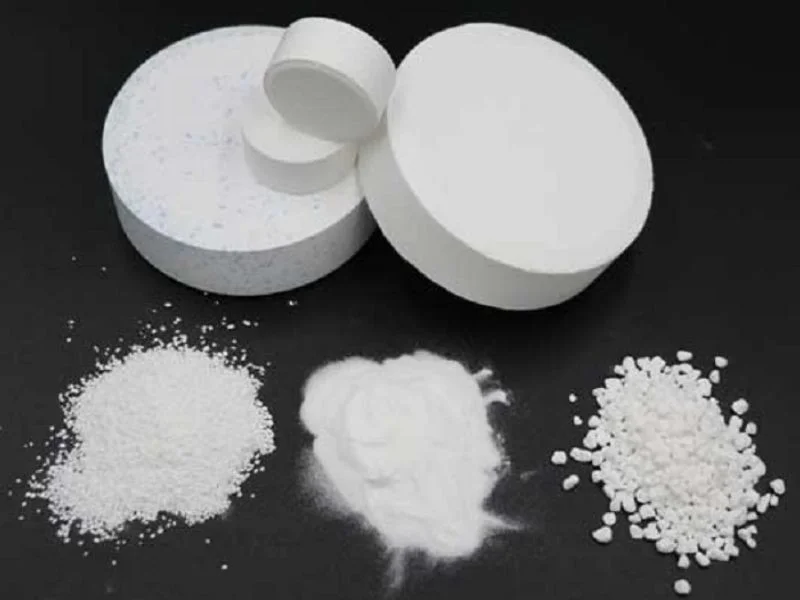 Concept of chlorine powder - chlorine pellets