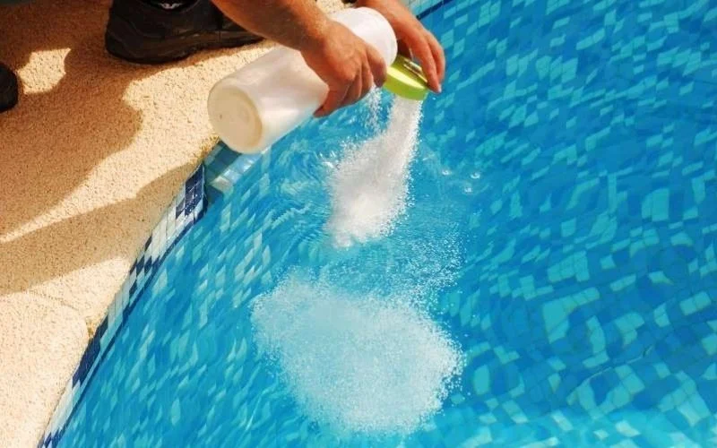 some-popular-types-of-swimming-pool-chlorine