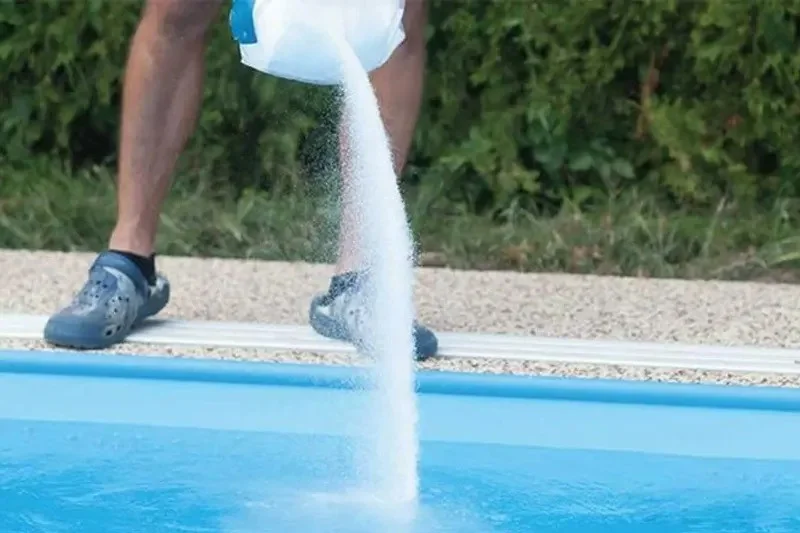 Using Chlorine Powder for pool water treatment